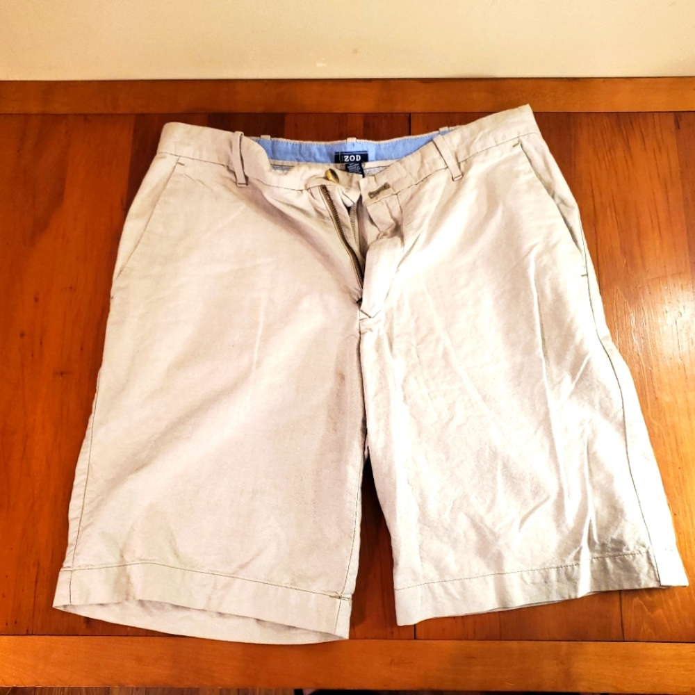 Vintage 90s IZOD Lacoste Khaki Flat-Front Shorts Mens 32 Chino Golf Casual CLEAN